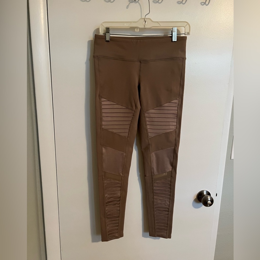 Alo yoga pants